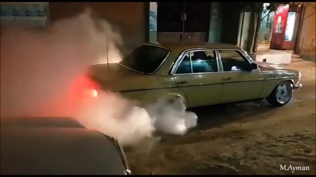 Mercedes W123 AMG Burningout In Mansoura смотреть онлайн