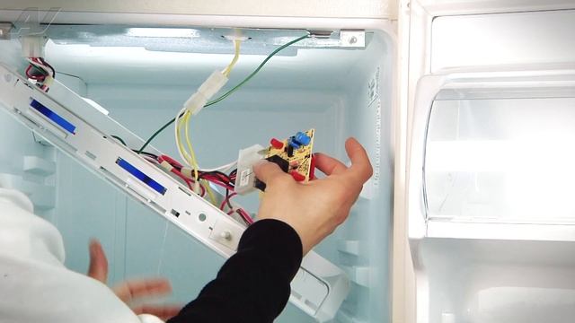Whirlpool Refrigerator Repair - Not Cooling - Defrost Control Board Diagnostic & Repair смотреть онлайн