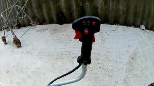 Бензокоса глохнет при нажатии на газ,  - карбюратор  -   - пример на моём триммере .