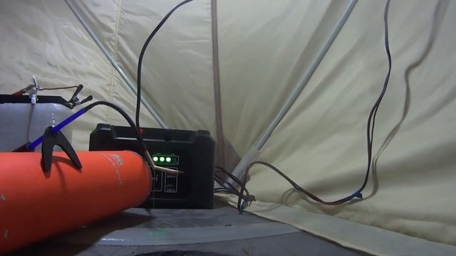 Зимняя РЫБАЛКА в ПАЛАТКЕ. Озеро УЕЛГИ. Ловля карася зимой смотреть онлайн