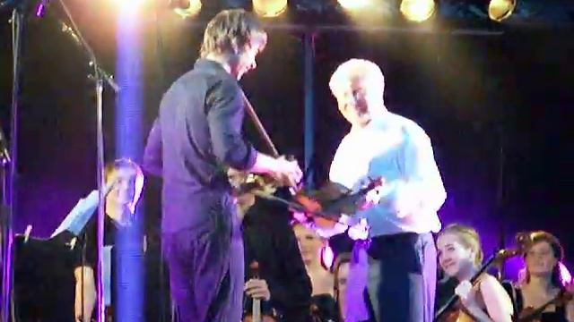 Alexander Rybak  is playing his violin in an odd way at AKERSHUS FÄSTNING! Pt 2