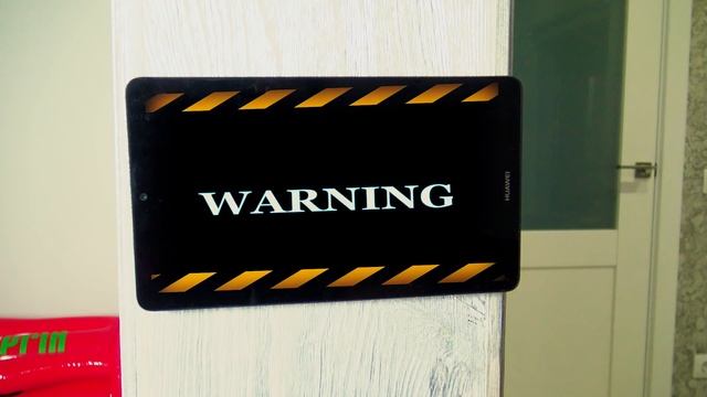 Пол это лава или смешная история для детей от Миланы и папы смотреть онлайн