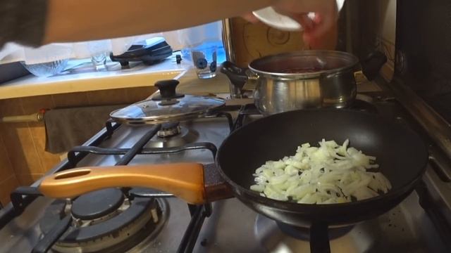 Живу на 10$ (280 грн) 10 дней в Украине \День 4 смотреть онлайн