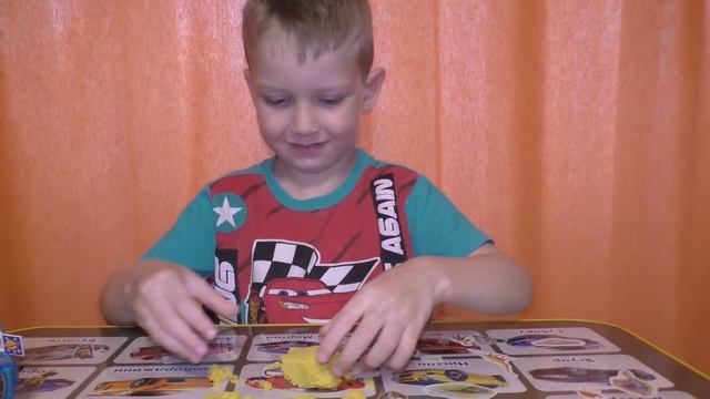 Новые игрушки. Вылупливаем динозавра из яйца./ New toys. We hatch the dinosaur from the egg. смотреть онлайн