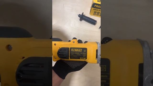 Ушм болгарка Dewalt 125mm 1280Wt смотреть онлайн