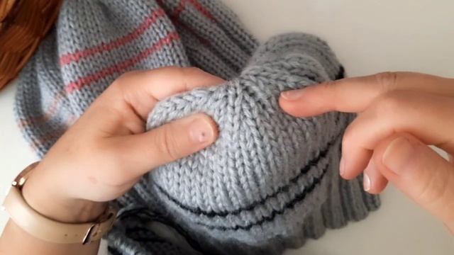 Женская шапка спицами #вязанаямода смотреть онлайн