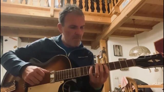 What Is Possible On An Old Archtop Guitar | Lignatone Completely Restored And Electrified By LORENZ