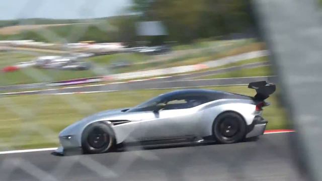 Aston Martin Vulcan Brands Hatch смотреть онлайн