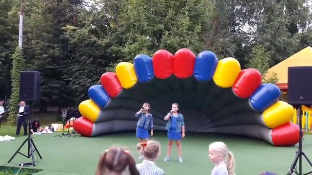 Дуэт Бэст-Нарисовать мечту. ДЕНЬ ГОРОДА ЭЛЕКТРОСТАЛИ 2017 смотреть онлайн