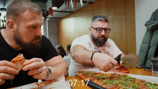 5 КГ ПИЦЦЫ ЗА 5МИН! СЪЕШЬ ИЛИ ПЛАТИ ЧЕЛЛЕНДЖ смотреть онлайн