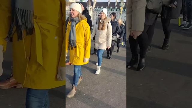 Лондон, Вестминстер мост, наперсточники :). London Westminster Bridge Dodgy Games.