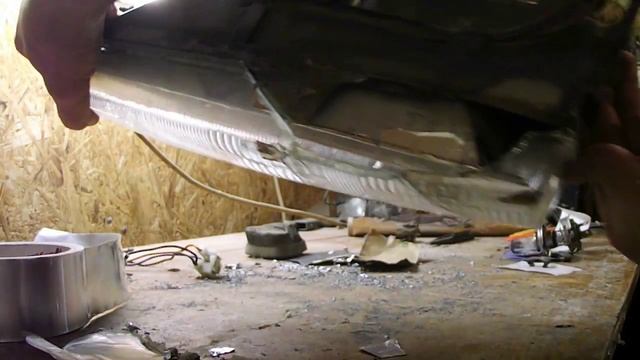 СВОИМИ РУКАМИ, Ремонт фары Часть первая .Начальная. смотреть онлайн