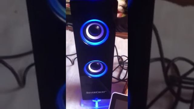 Altavoces para tableta y PC смотреть онлайн