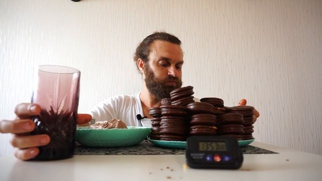 ЧОКО ПАЙ Мукбанг ЗА РАЗ Все вкусы Орион или Лотте Mukbang Choco Pie фуд челлендж смотреть онлайн