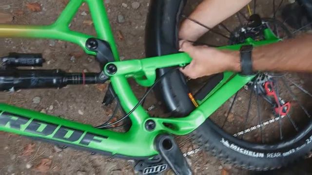 Sam Hill rear Mudhugger смотреть онлайн