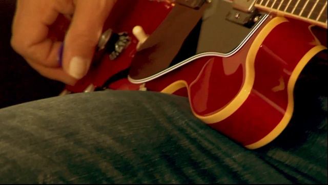 2020 Gibson ES-339 see through cherrry - upgrade: Kloppmann Peter Weihe Set - plus NOS CAPS смотреть онлайн
