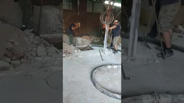 Доставка бетона миксером, подача бетононасосом смотреть онлайн