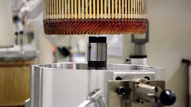 Dana TM4 - SUMO electric motor manufacturing смотреть онлайн