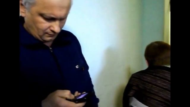 Уфа. Дети и родители утром в Детской Поликлинике №4. смотреть онлайн