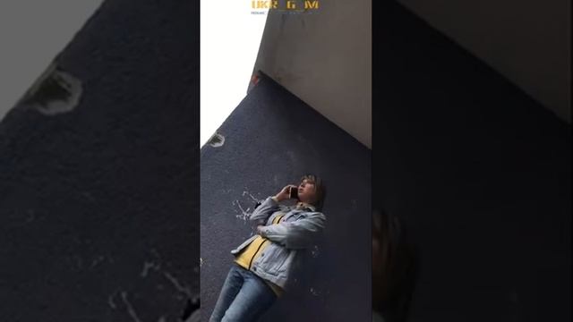 Беженка из Украины возмущается условиями в Германии. смотреть онлайн