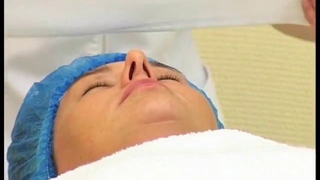 Уход за кожей вокруг глаз