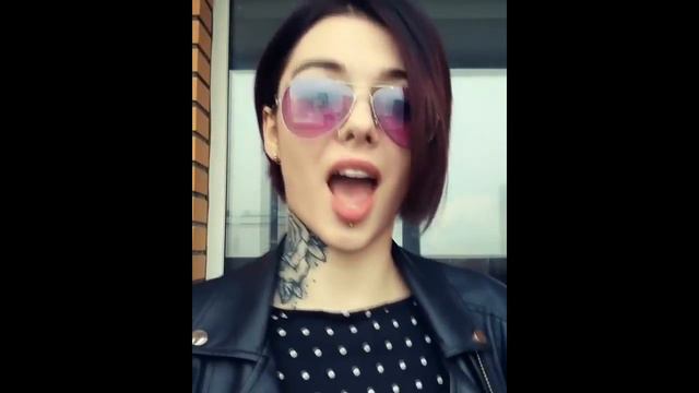 Кто кручу поёт-