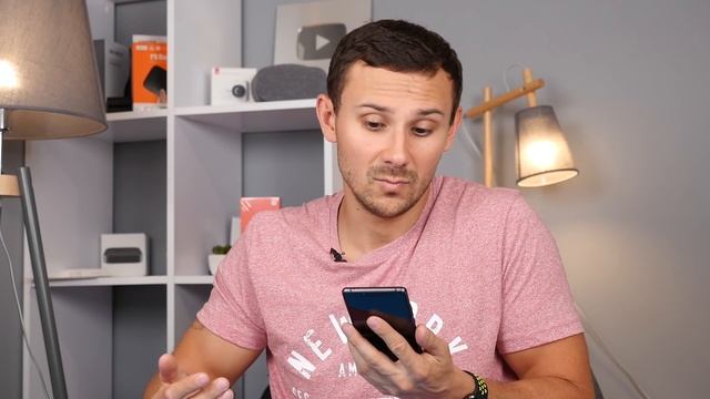 Xiaomi Mi 8 SE ЗАГЛЮЧИЛ на распаковке =( смотреть онлайн