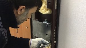 Установка, замена ручки входной двери