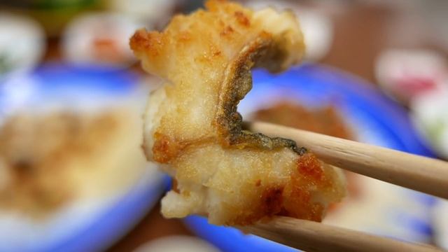 Korean Street Food - GIANT EEL Sashimi Hotpot Busan Seafood Korea