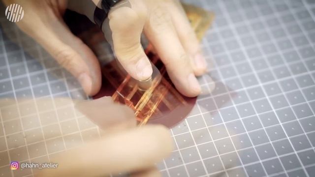 [Leathercraft] Making A Handmade Pocket Watch Leather Case