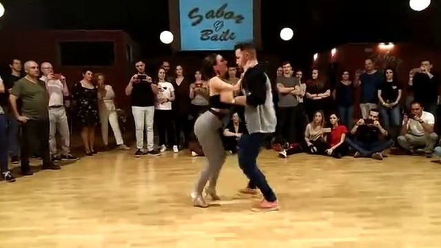 BACHATA DANCE {EL JUEGO}kARLOS ROSE CON ALBERTO Y MARTA смотреть онлайн