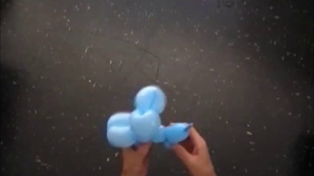 Собачка-пудель из шарика за 3 минуты! Новый способ! (фигурки из шаров-колбасок своими руками) смотреть онлайн