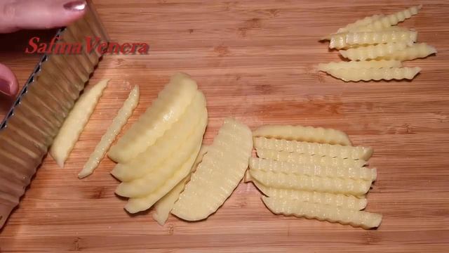 КАРТОФЕЛЬ ФРИ ДОМАШНИЙ ВАРИАНТ БЛЮДО КАРТОШКА ФРИ НА СКОВОРОДЕ смотреть онлайн
