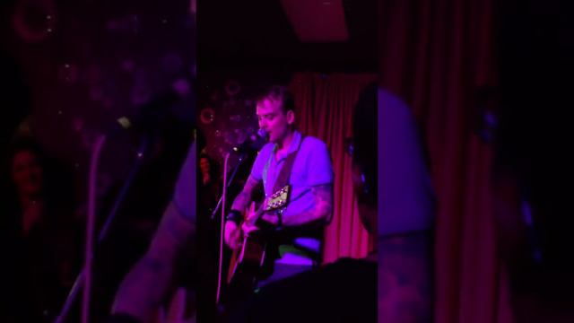 Matt Skiba "radio" live at Bar Pink смотреть онлайн