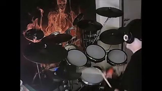 362) SMOKE ON THE WATER BY BUSMAN267 DRUM COVERS смотреть онлайн