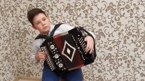 ТАК НЕЛЬЗЯ ИГРАТЬ НА ГАРМОНИ ? ? ЮНЫЙ ВИРТУОЗ