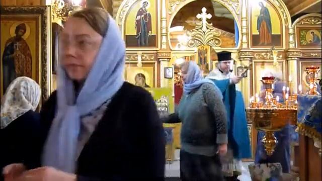 Благословение Напрестольным Крестом смотреть онлайн