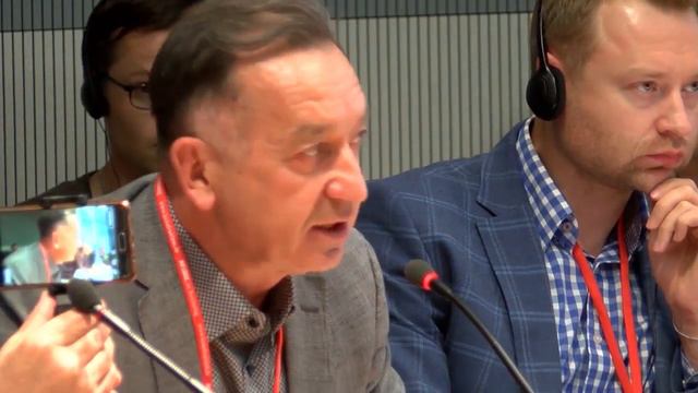 Конференция ЛЕВОЙ фракции в Германском Бундестаге: Права человека и свобода СМИ в Украине (3) смотреть онлайн