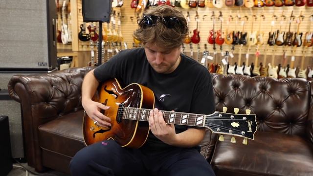 Guitar of the Day: 1940's Gibson ES-300 Sunburst | Norman's Rare Guitars смотреть онлайн