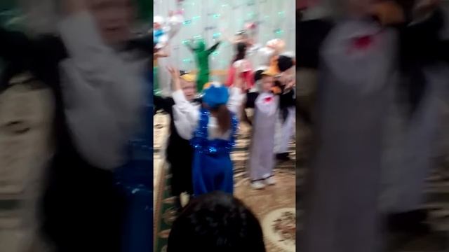 Новогодний утренник Ксении 24.12.2015 смотреть онлайн