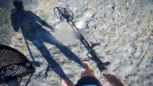 Интроник/Intronik AKA на соленом пляже с магнтным песком и камнями смотреть онлайн