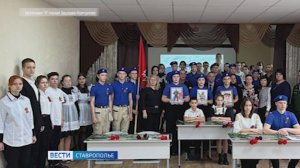 В школах Новоалександровского округа появились новые парты героев