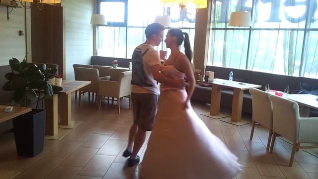 Очаровательный свадебный танец Ольги и Алексея репетиция смотреть онлайн