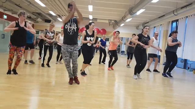 GUAYO Elvis Crespo by Carlos Zumba смотреть онлайн