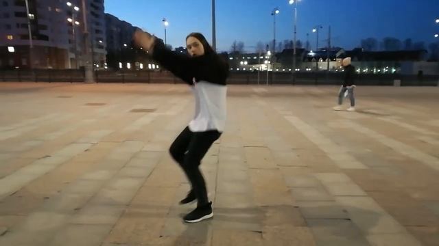 СМОТРИ В ГЛАЗА - КАТЯ АДУШКИНА / ОДНА / .АНДО смотреть онлайн