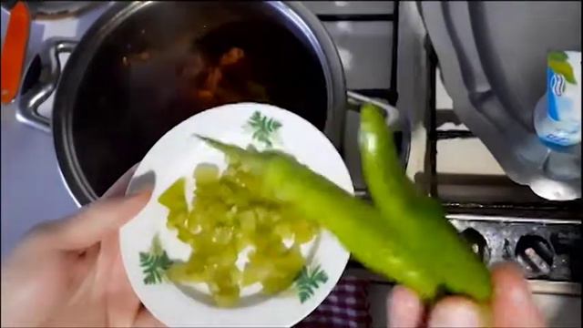 острый соус с картошкой и  грудкой (Индия)
