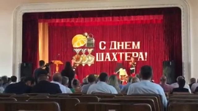 Выступление квартета на дне Шахтера!? АКРОБАТИЧЕСКИЙ РОК-Н-РОЛЛ ? Лисичанск 27.08.2020 смотреть онлайн