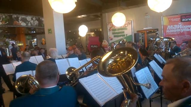 Оркестр г. Улан-Удэ \ concert wind band of the city Dschinghis Khan - Moskau смотреть онлайн