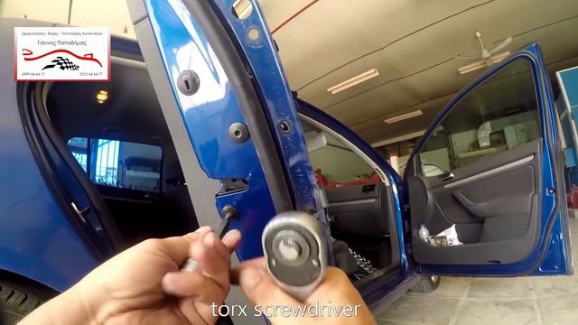 Volkswagen Golf 2003–2008 power door lock removal смотреть онлайн