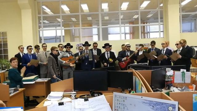 Поздравление с 8 марта (Уно моменто) смотреть онлайн